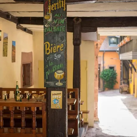 Hotel De La Couronne 3*