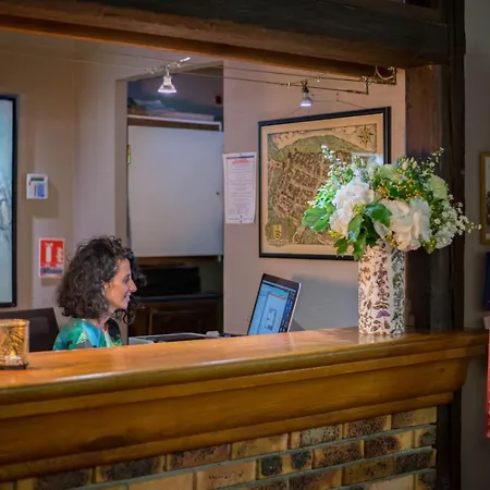 De La Couronne Hotel 3*