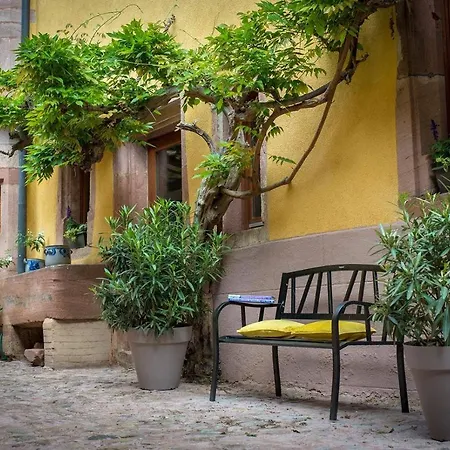 Hotel De La Couronne