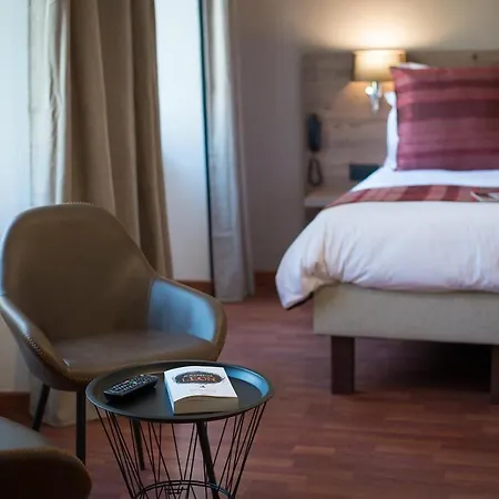 Hotel De La Couronne 3*