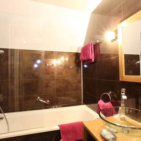 De La Couronne Hotel 3*