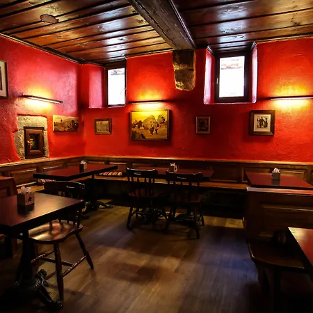 Hotel De La Couronne 3*