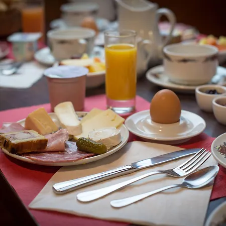 De La Couronne Hotel