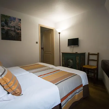 Hotel De La Couronne 3*