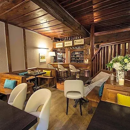 De La Couronne Hotel
