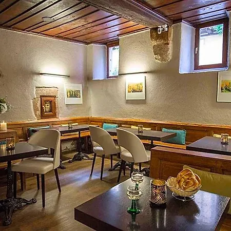 De La Couronne Hotel 3*