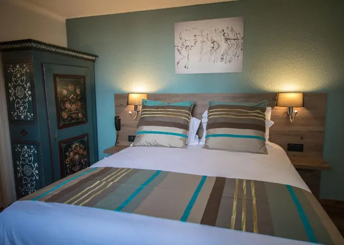 ドゥ ラ クロンヌ 3* リクヴィール