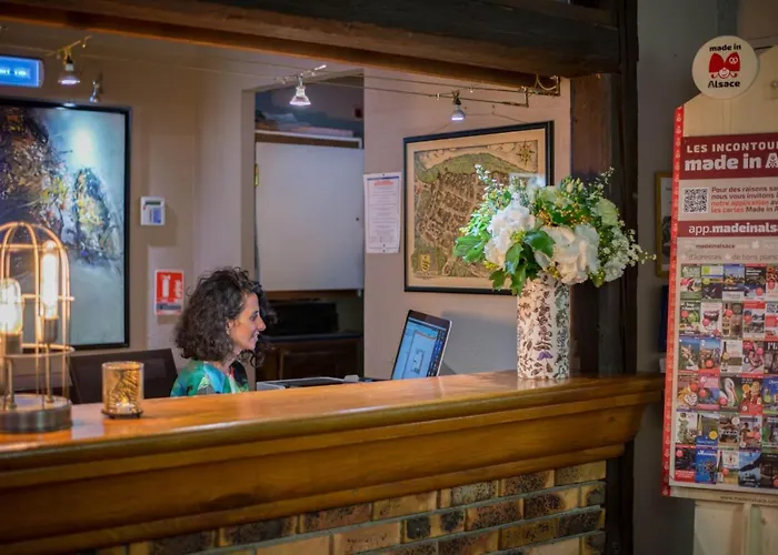 ドゥ ラ クロンヌ ホテル 3*