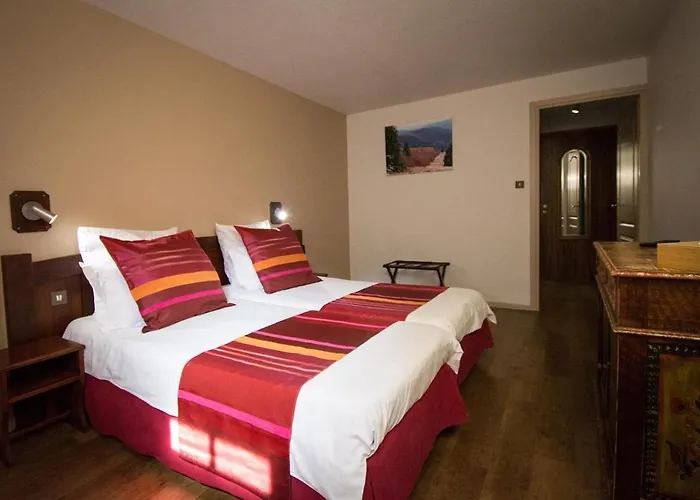 ドゥ ラ クロンヌ 3* リクヴィール