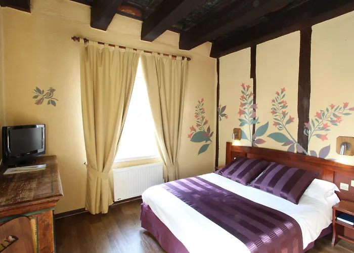 ドゥ ラ クロンヌ ホテル 3*