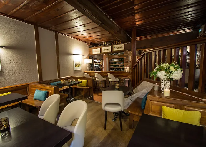 ホテル ドゥ ラ クロンヌ 3*