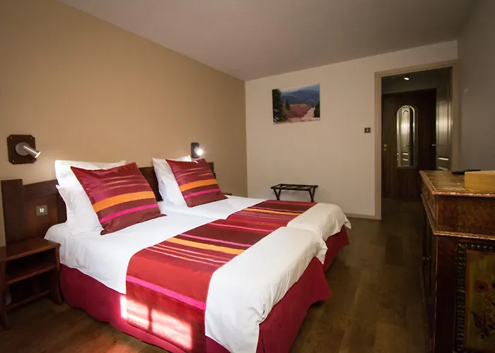 ドゥ ラ クロンヌ 3* リクヴィール